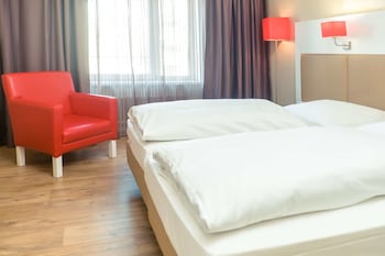Standard Room, 2 Twin Beds, Bathtub