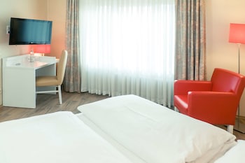 Standard Room, 2 Twin Beds, Bathtub