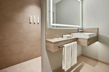 Standard Room, 1 King Bed (View)