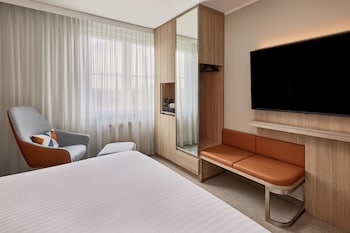 Standard Room, 1 King Bed (View)