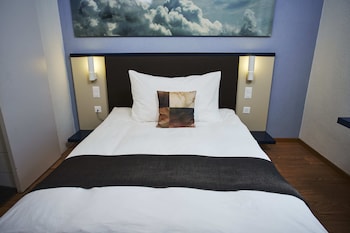 Single Room Double Bed