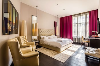 Grand Deluxe Room