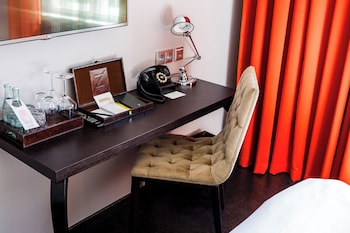 Room (Petite)