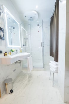 Double Room, Connecting Rooms