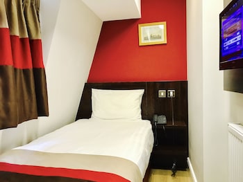 Single room with Separate Private Bathroom
