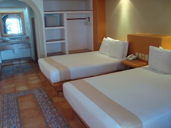Standard Room, 2 Double Beds