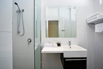 Suite, 1 Queen Bed, Non Smoking, Mezzanine