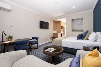 Executive Queen Room