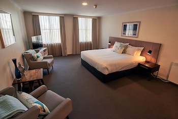 2 Bedroom Deluxe Apartment
