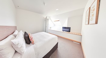 2 Bedroom Suite