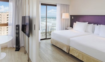 Suite, Partial Sea View