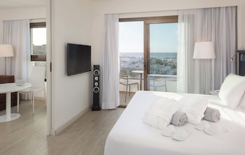 Suite, Partial Sea View (Family)