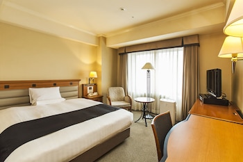 Small Double Room, Smoking