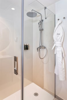 The Level, Double Room