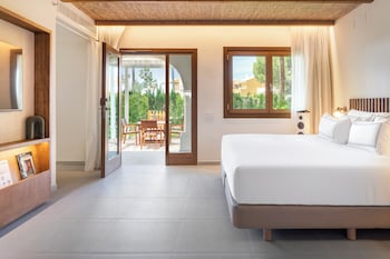 The Level, Villa