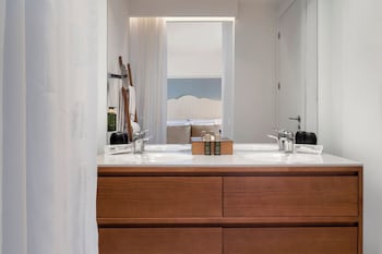 The Level, Double Room