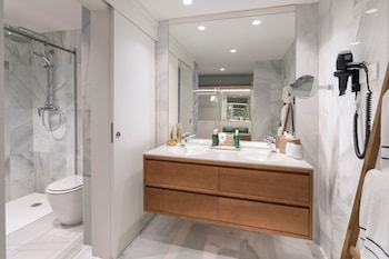 The Level, Double Room