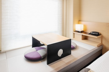 Connecting Japanesque Twin Room(4 Single Beds and 2 Futon), Non Smoking