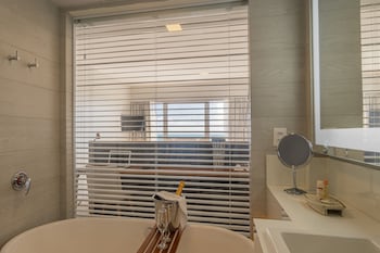 Ocean Suite