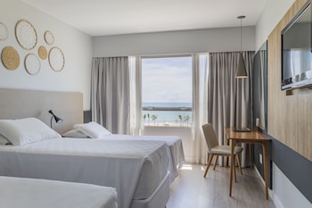 Superior Twin with Extra Bed, Ocean Front