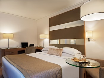 Superior Double or Twin Room, City View (Business)