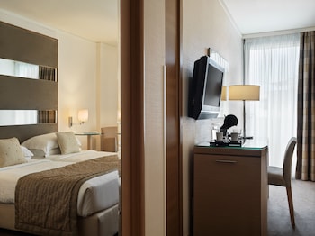 Family Room, 2 Bedrooms, Connecting Rooms, City View