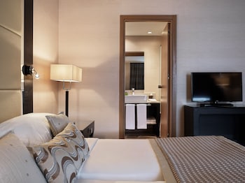 Executive Room, City View