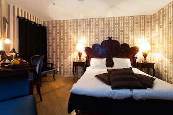 Standard Room, 1 Queen Bed, Non Smoking, No Windows