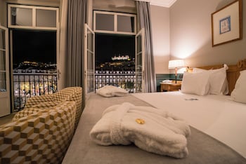 Double or Twin Room (Rossio and Castle View + Extra Bed)
