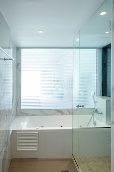 Deluxe Suite with Sharing Pool Panoramic Sea View-New Section