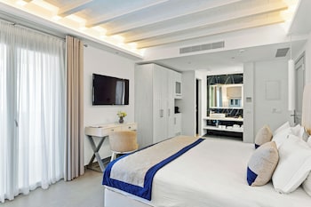 Junior Suite with Panoramic Sea View-New Section