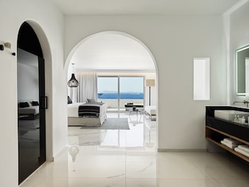 Sanctuary Grande Sea view Suite with Private pool