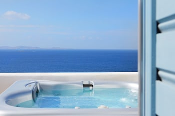 Deluxe Sea View Suite with Outdoor Hot Tub