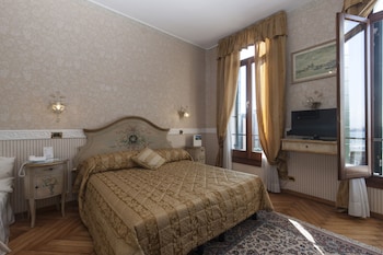 Superior Double Room, Lagoon View