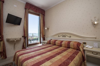 Classic Double Room, Lagoon View