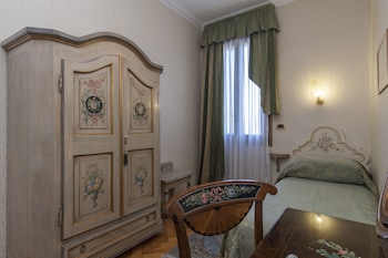 Classic Twin Room