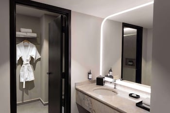 Executive Room, 1 King Bed