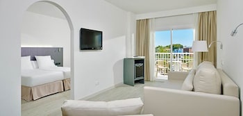 Room, Connecting Rooms, Pool View