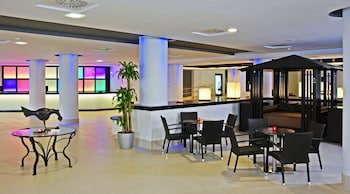 Room (Sol, 2+1)