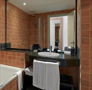 Room (Melia Guestroom)