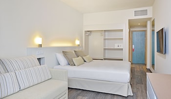 Family Room (Solarium, 2+2)