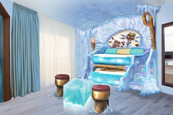 Suite (Boros Mythical Ice Suite)