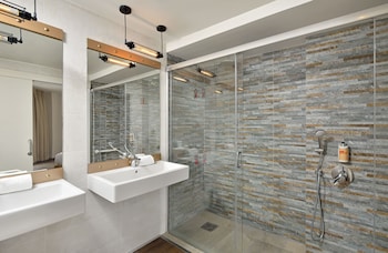 Suite (Maiya & Kumars Enchanted Suite)