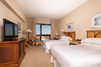 Room, 2 Twin Beds, City View