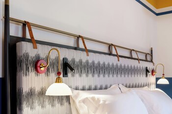 Classic Room, 1 King Bed