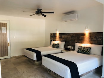 Standard Room, 2 Double Beds