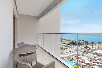 Superior Room Frontal Sea View