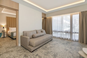 Sol Suite Lateral Sea View