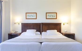Junior Suite (2 Adults + 2 Child)