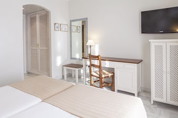 Standard Double Room (2 Adults + 1 Child)